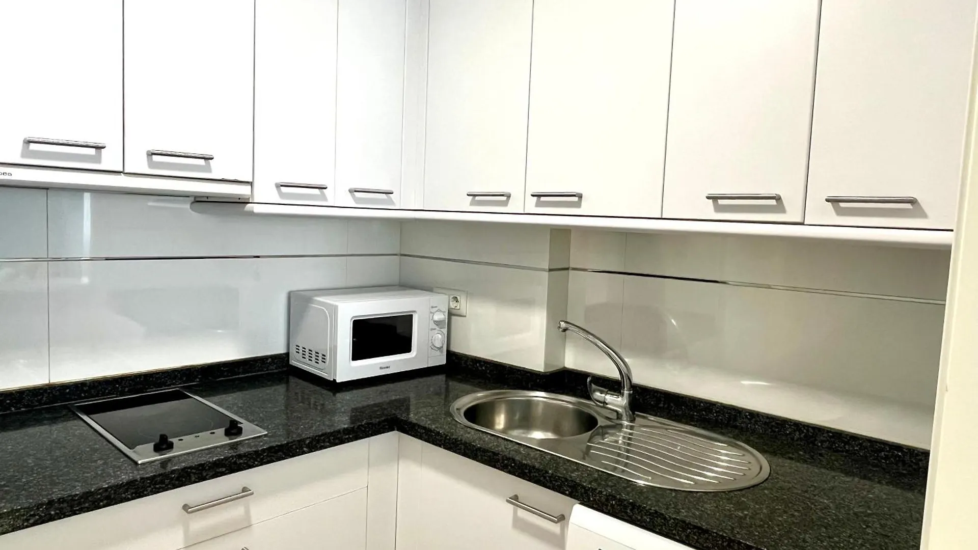 Puerta Al Mar Apartment Malaga Spain