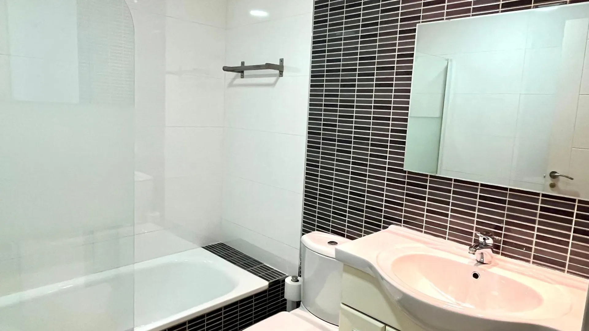 Puerta Al Mar Apartment Malaga 0*,  Spain
